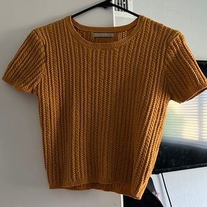 Cute stretchy crop cable sweater